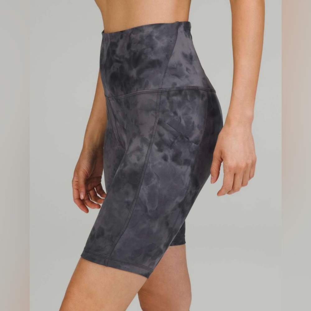lululemon athletica 8” align shorts with pockets
